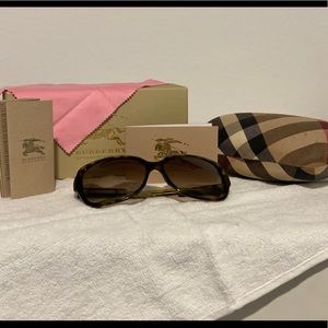 Burberry Sunglassess